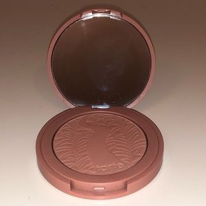 NWOT Tarte Amazonian clay 12-hour blush